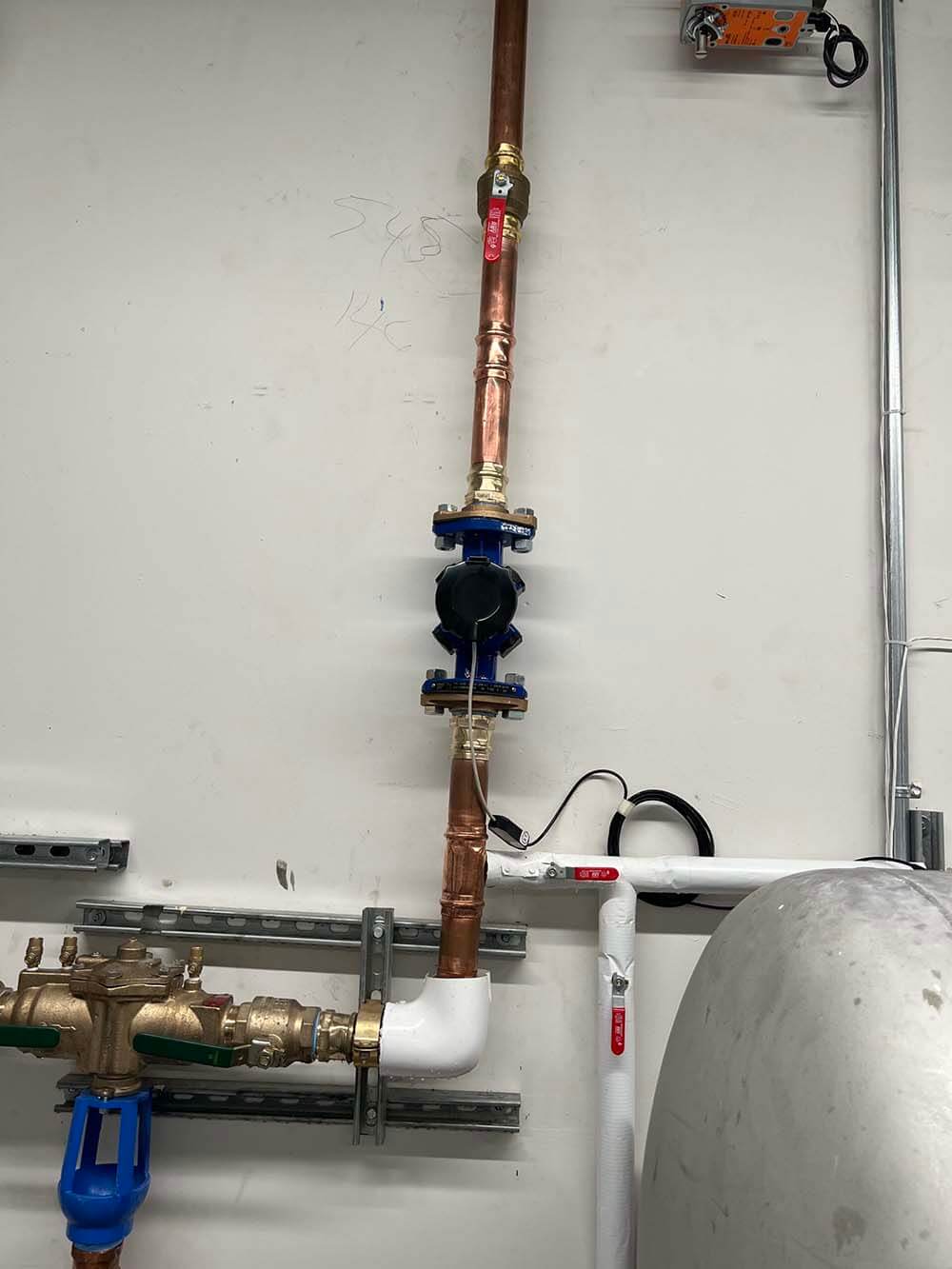 Commercial copper pipe installation