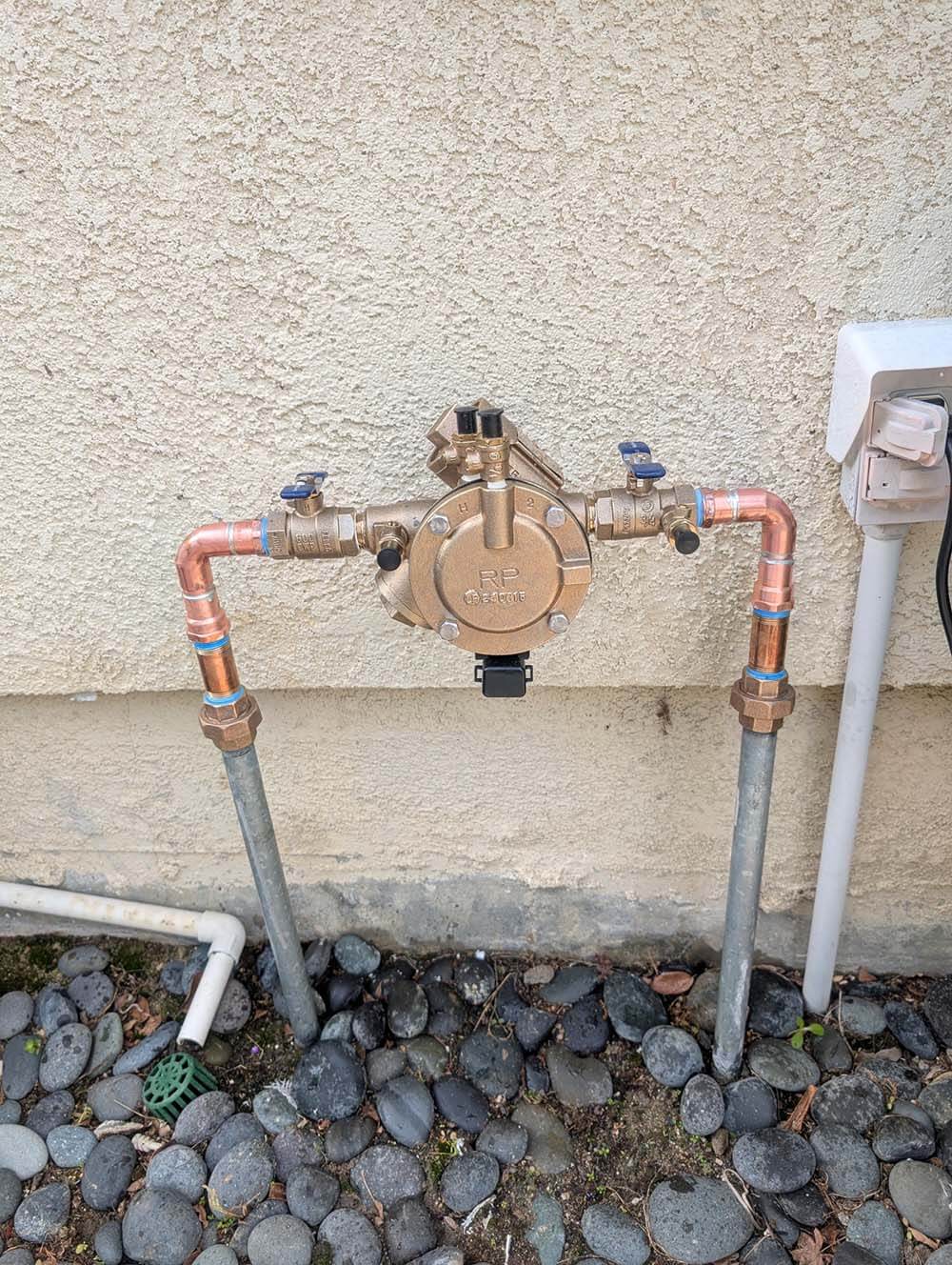 Gas pressure regulator