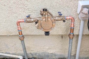 Gas pressure regulator